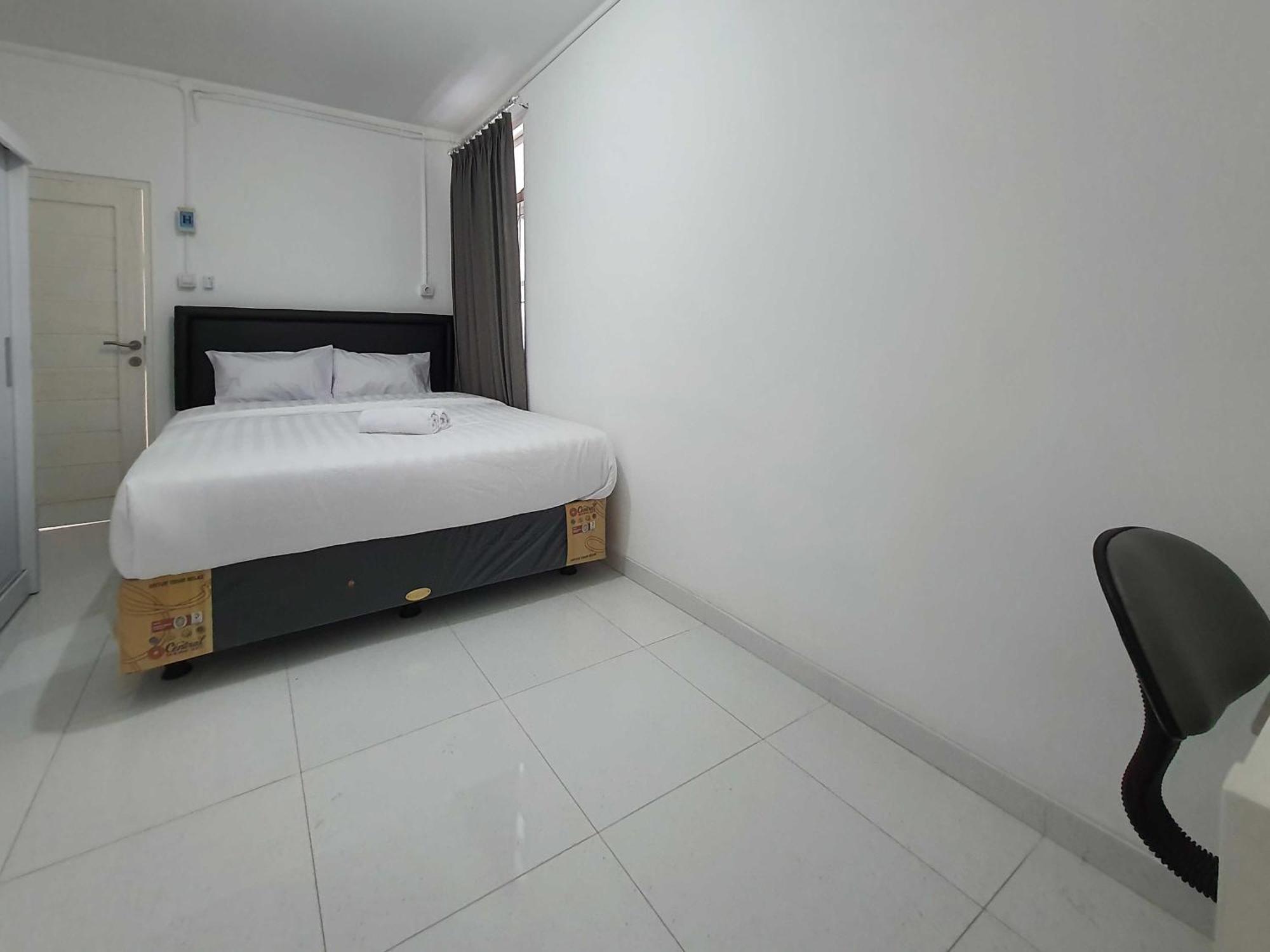 Отель Reddoorz Syariah At Jalan Godean Ngabean Экстерьер фото